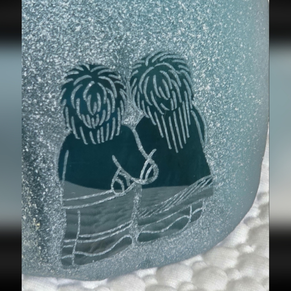 Frosted Etched Sea Glass Sculpture - INUIT - Picture 3 of 9